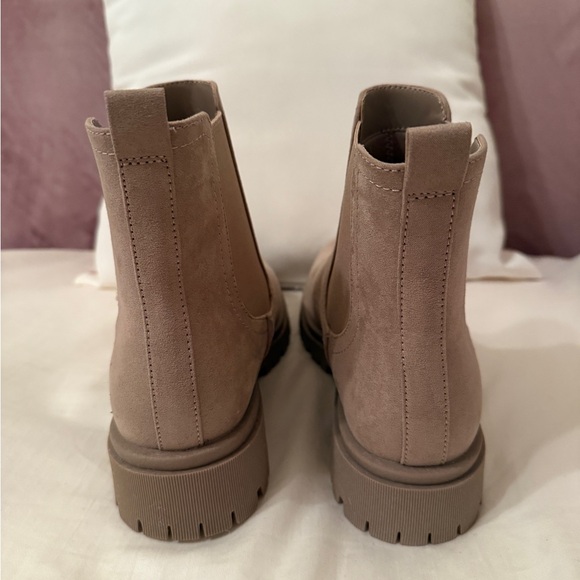 Old Navy chunky heel boot - Picture 3 of 4